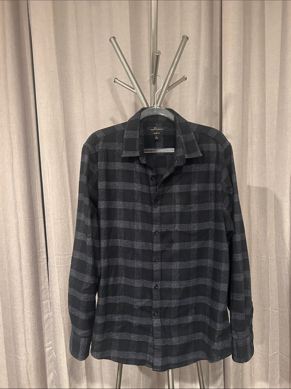 Marc Anthony Men's Black & Gray Plaid Casual Button-Down Shirt